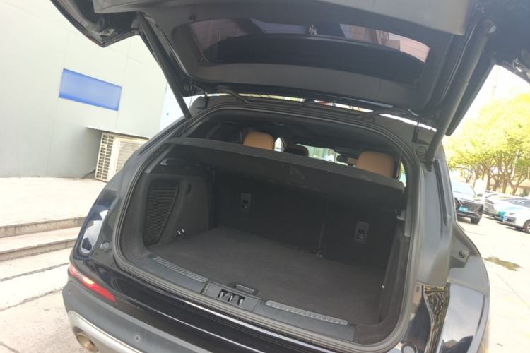 Used Lincoln Corsair 2020 2.0T Two-Wheel Drive Luxury Edition Trunk