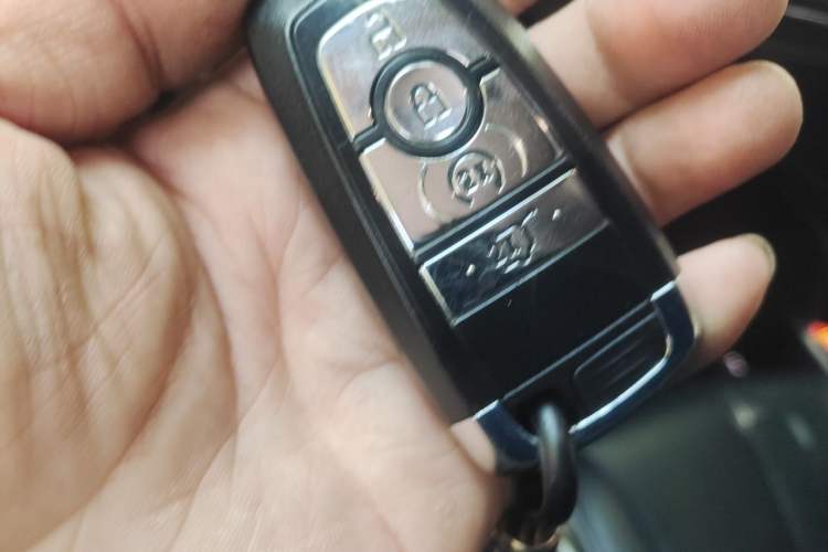 Used Lincoln Corsair 2020 2.0T Two-Wheel Drive Luxury Edition Vehicle Key