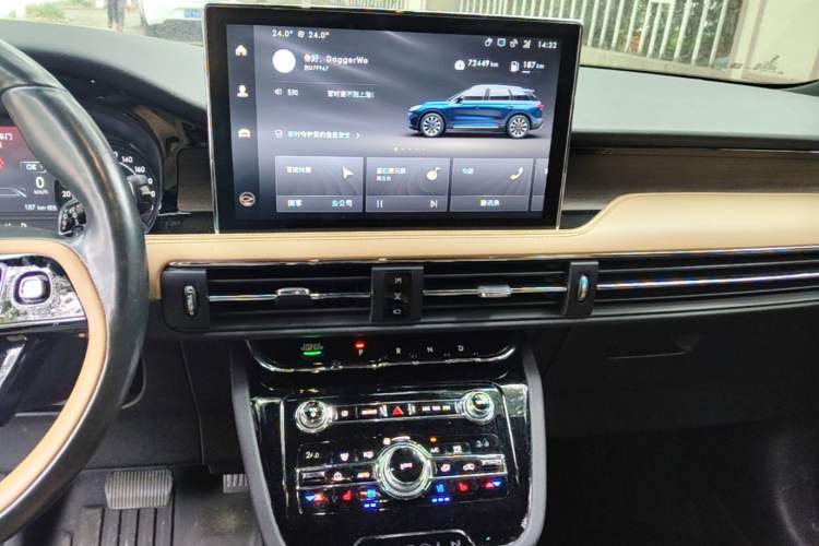 Used Lincoln Corsair 2020 2.0T Two-Wheel Drive Luxury Edition Audio And AC Panel