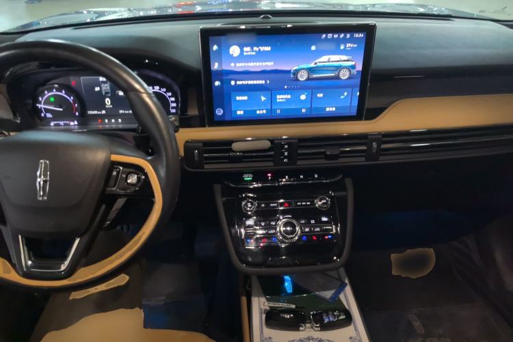 Used Lincoln Corsair 2020 2.0T Two-Wheel Drive Luxury Edition Center Console