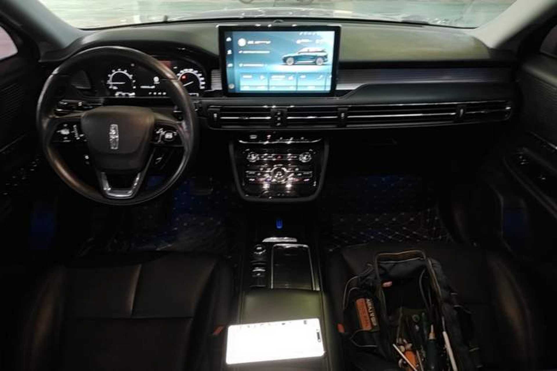 Used Lincoln Corsair 2020 2.0T Two-Wheel Drive Luxury Edition Center Console