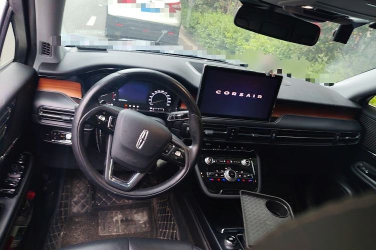 Used Lincoln Corsair 2020 2.0T Two-Wheel Drive Luxury Edition Center Console