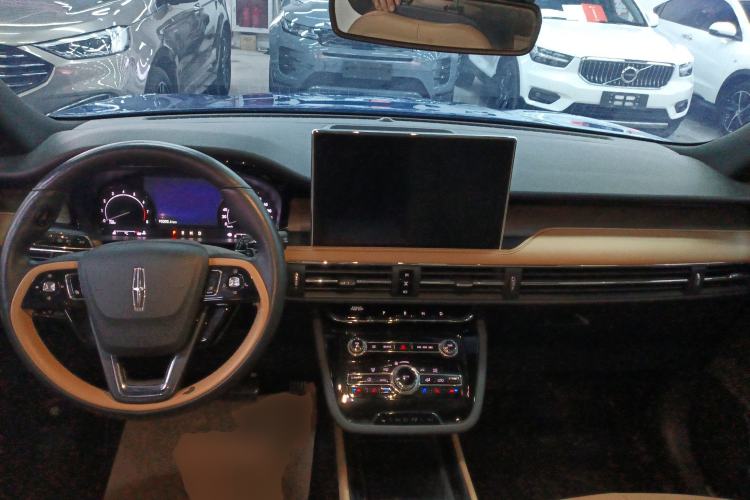 Used Lincoln Corsair 2020 2.0T Two-Wheel Drive Luxury Edition Center Console
