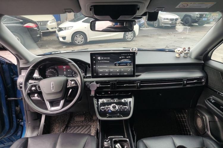 Used Lincoln Corsair 2020 2.0T Two-Wheel Drive Luxury Edition Center Console