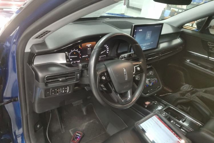 Used Lincoln Corsair 2020 2.0T Two-Wheel Drive Luxury Edition Center Console