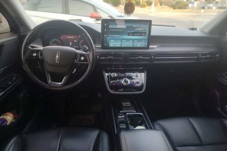 Used Lincoln Corsair 2020 2.0T Two-Wheel Drive Luxury Edition Center Console