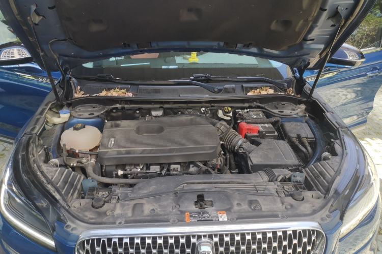 Used Lincoln Corsair 2020 2.0T Two-Wheel Drive Luxury Edition Engine Bay