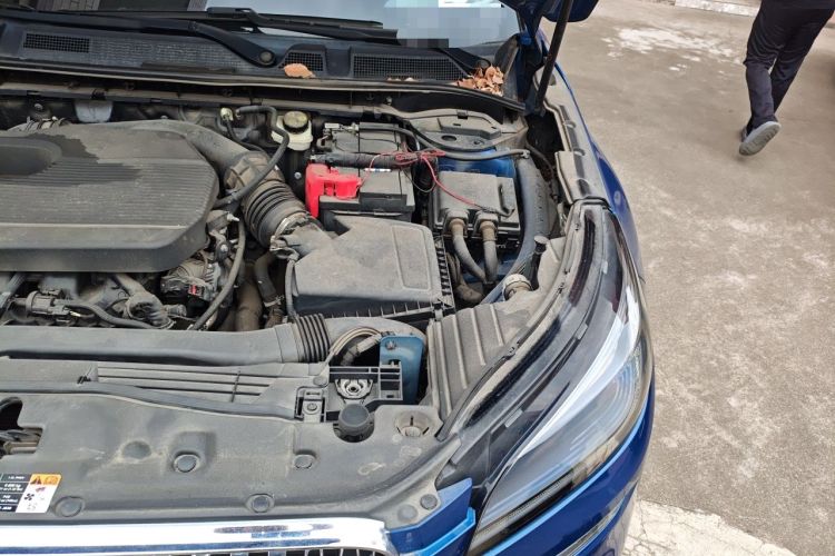Used Lincoln Corsair 2020 2.0T Two-Wheel Drive Luxury Edition Engine Bay Left