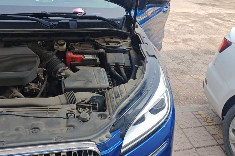 Used Lincoln Corsair 2020 2.0T Four-Wheel Drive Prestige Edition Engine Bay Left