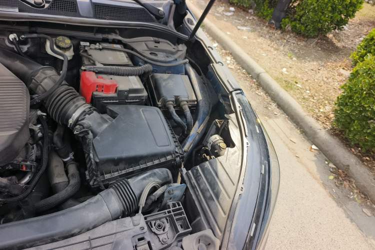Used Lincoln Corsair 2020 2.0T Two-Wheel Drive Luxury Edition Engine Bay Left