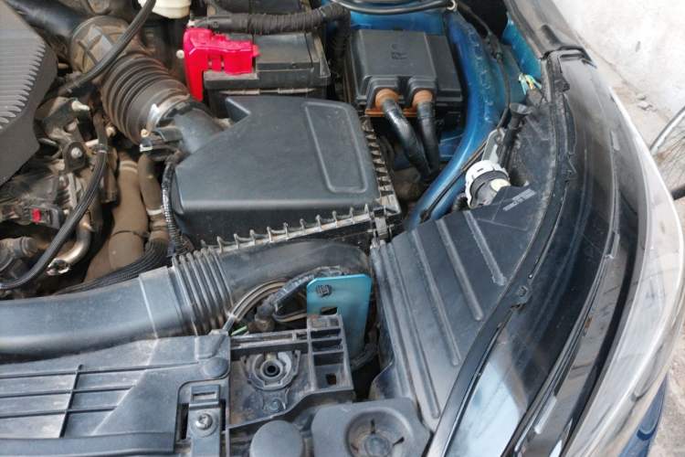 Used Lincoln Corsair 2020 2.0T Two-Wheel Drive Luxury Edition Engine Bay Left