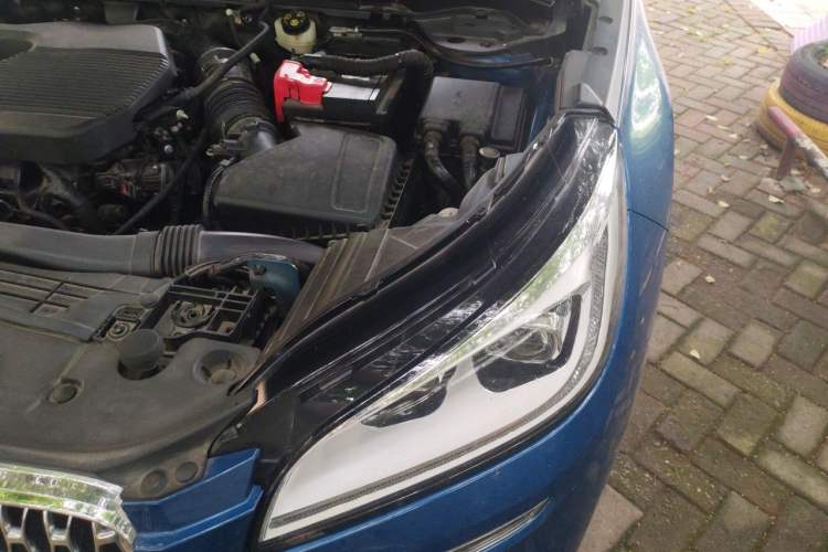 Used Lincoln Corsair 2020 2.0T Four-Wheel Drive Prestige Edition Engine Bay Left