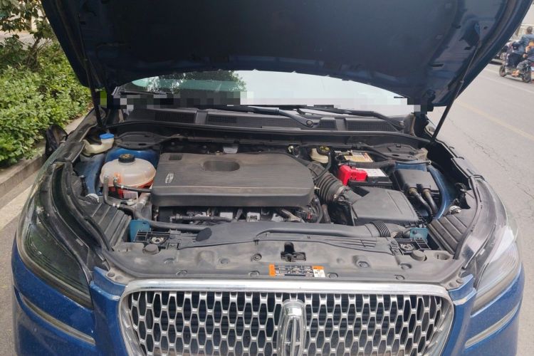 Used Lincoln Corsair 2020 2.0T Two-Wheel Drive Luxury Edition Engine Bay