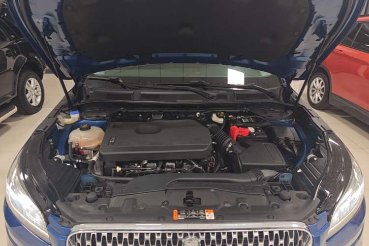 Used Lincoln Corsair 2020 2.0T Two-Wheel Drive Luxury Edition Engine Bay