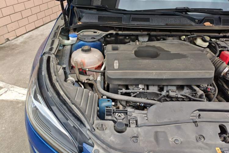Used Lincoln Corsair 2020 2.0T Two-Wheel Drive Luxury Edition Engine Bay Right