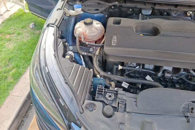 Used Lincoln Corsair 2020 2.0T Two-Wheel Drive Luxury Edition Engine Bay Right