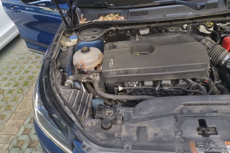 Used Lincoln Corsair 2020 2.0T Two-Wheel Drive Luxury Edition Engine Bay Right