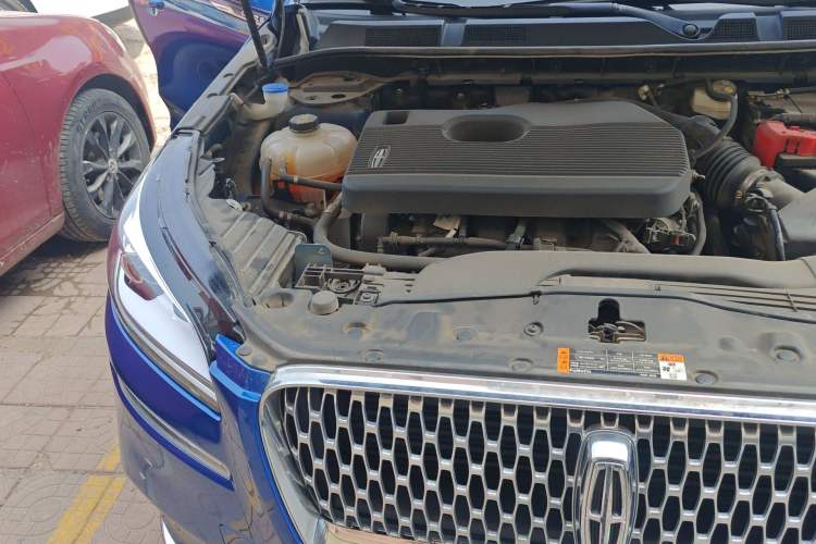 Used Lincoln Corsair 2020 2.0T Four-Wheel Drive Prestige Edition Engine Bay Right