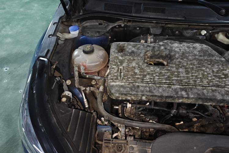 Used Lincoln Corsair 2020 2.0T Two-Wheel Drive Luxury Edition Engine Bay Right