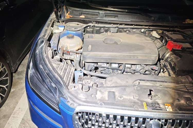 Used Lincoln Corsair 2020 2.0T Two-Wheel Drive Luxury Edition Engine Bay Right