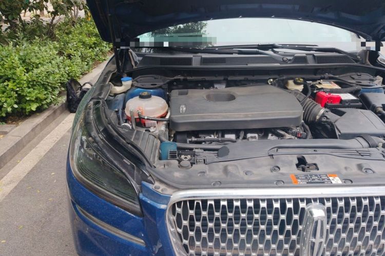 Used Lincoln Corsair 2020 2.0T Two-Wheel Drive Luxury Edition Engine Bay Right