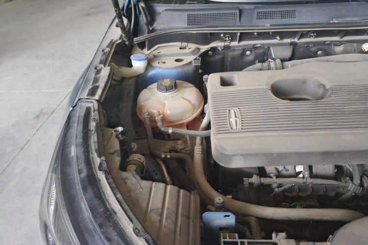 Used Lincoln Corsair 2020 2.0T Two-Wheel Drive Luxury Edition Engine Bay Right