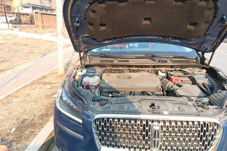Used Lincoln Corsair 2020 2.0T Two-Wheel Drive Luxury Edition Engine Bay Right