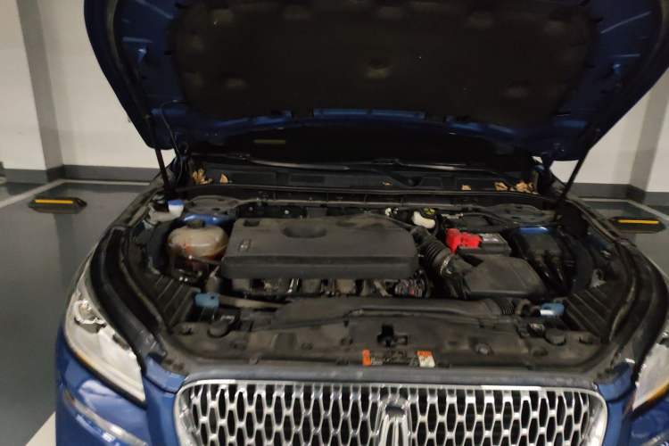 Used Lincoln Corsair 2020 2.0T Two-Wheel Drive Luxury Edition Engine Bay