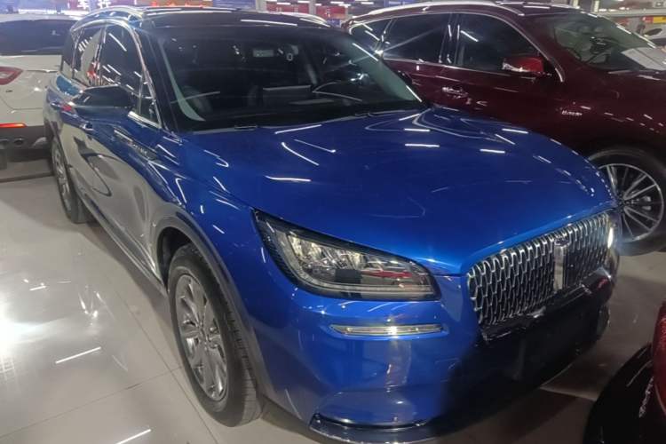 Used Lincoln Corsair 2020 2.0T Two-Wheel Drive Luxury Edition Front Right 45 Deg