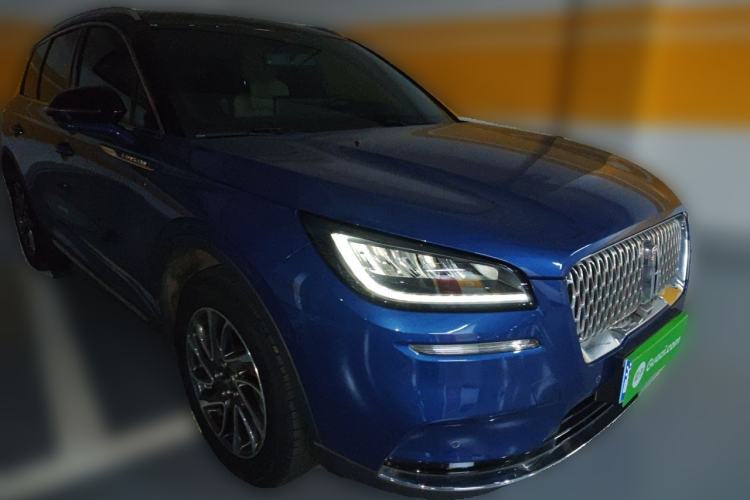 Used Lincoln Corsair 2020 2.0T Two-Wheel Drive Luxury Edition Front Right 45 Deg