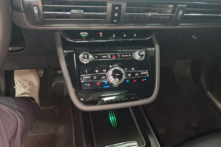 Used Lincoln Corsair 2020 2.0T Two-Wheel Drive Luxury Edition Gear Lever