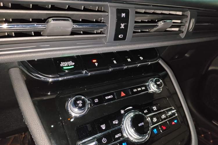 Used Lincoln Corsair 2020 2.0T Two-Wheel Drive Luxury Edition Gear Lever
