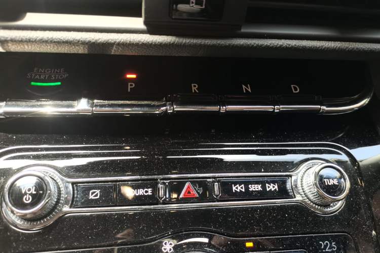 Used Lincoln Corsair 2020 2.0T Two-Wheel Drive Luxury Edition Gear Lever
