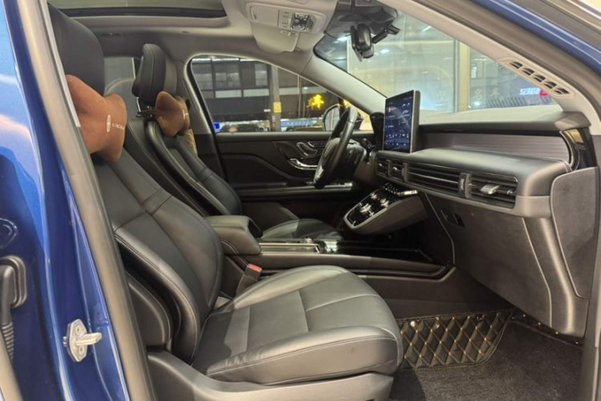 Used Lincoln Corsair 2020 2.0T Two-Wheel Drive Luxury Edition Interior 3