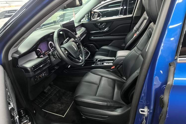 Used Lincoln Corsair 2020 2.0T Two-Wheel Drive Luxury Edition Left Front Seat