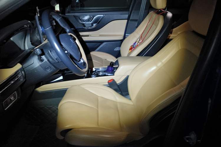 Used Lincoln Corsair 2020 2.0T Four-Wheel Drive Prestige Edition Left Front Seat