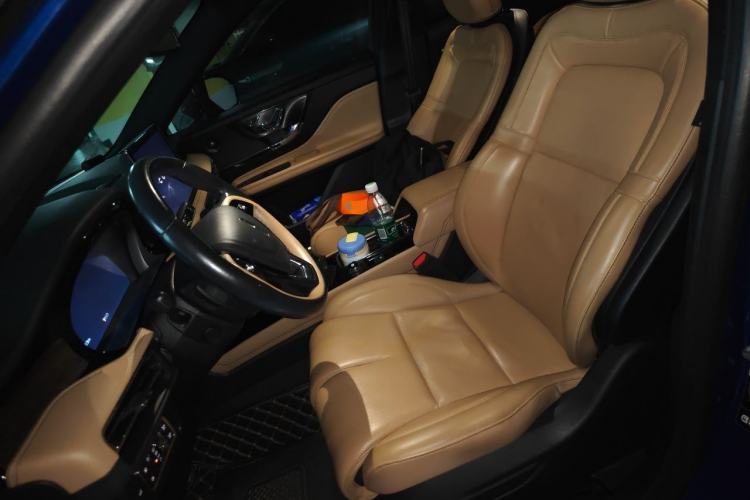 Used Lincoln Corsair 2020 2.0T Four-Wheel Drive Prestige Edition Left Front Seat