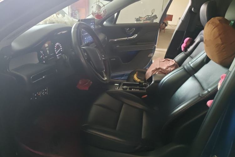 Used Lincoln Corsair 2020 2.0T Two-Wheel Drive Luxury Edition Left Front Seat