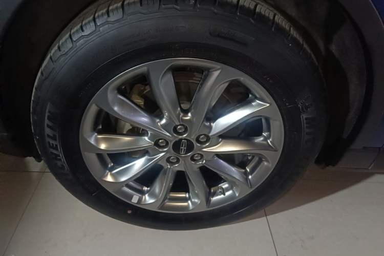 Used Lincoln Corsair 2020 2.0T Two-Wheel Drive Luxury Edition Left Front Wheel Hub