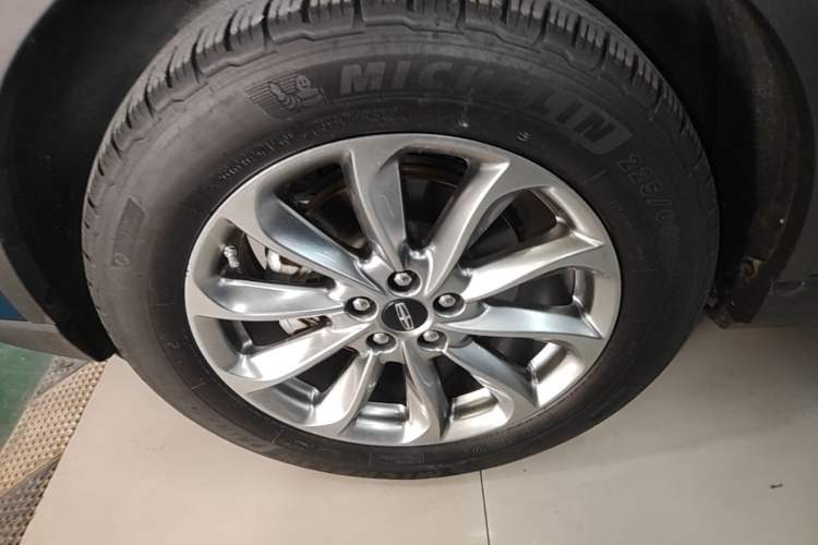 Used Lincoln Corsair 2020 2.0T Two-Wheel Drive Luxury Edition Left Front Wheel Hub