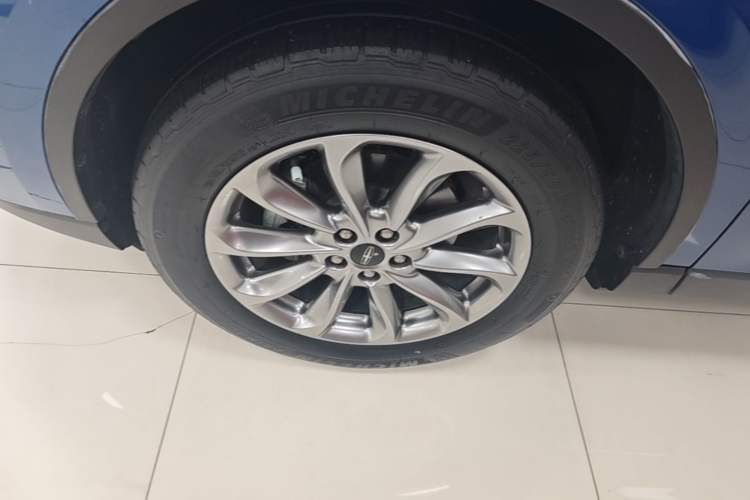 Used Lincoln Corsair 2020 2.0T Two-Wheel Drive Luxury Edition Left Front Wheel Hub