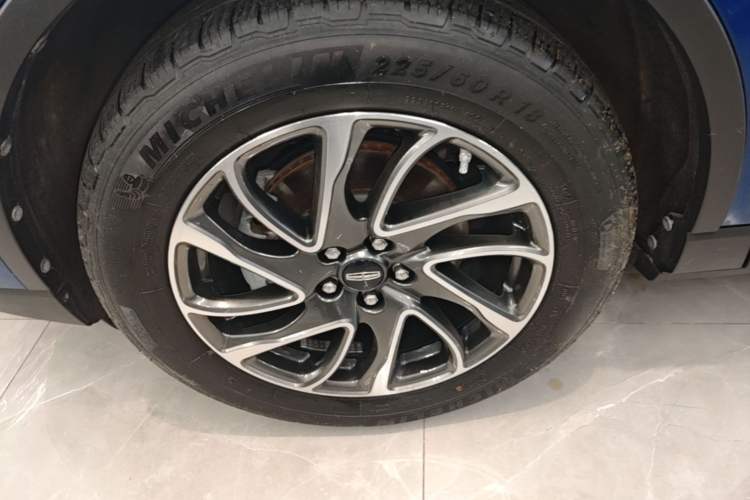 Used Lincoln Corsair 2020 2.0T Two-Wheel Drive Luxury Edition Left Front Wheel Hub