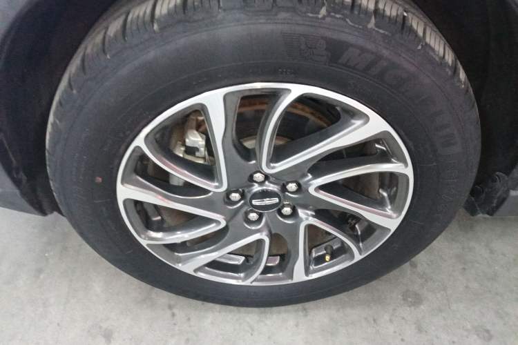 Used Lincoln Corsair 2020 2.0T Two-Wheel Drive Luxury Edition Left Front Wheel Hub