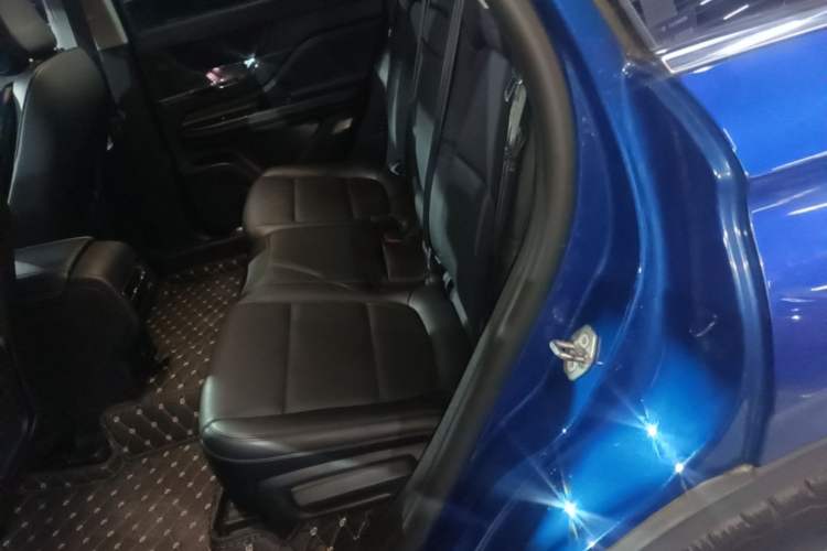 Used Lincoln Corsair 2020 2.0T Two-Wheel Drive Luxury Edition Left Rear Seat