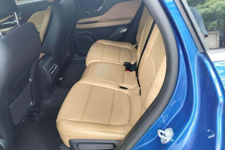 Used Lincoln Corsair 2020 2.0T Two-Wheel Drive Luxury Edition Left Rear Seat
