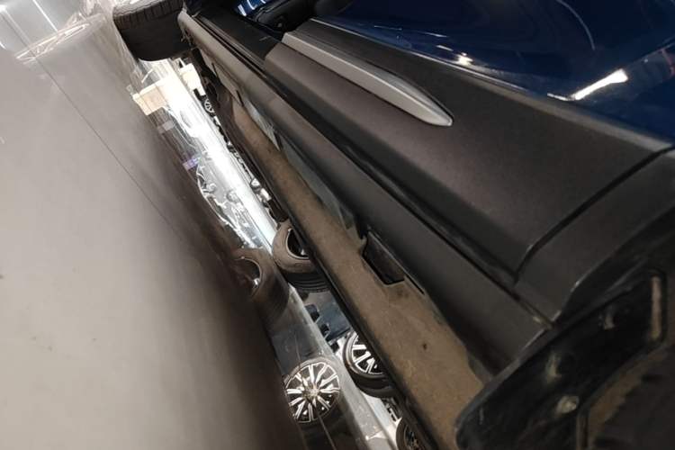 Used Lincoln Corsair 2020 2.0T Two-Wheel Drive Luxury Edition Left Side Sill