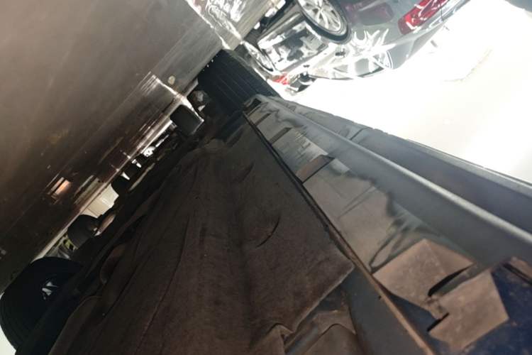 Used Lincoln Corsair 2020 2.0T Two-Wheel Drive Luxury Edition Left Side Sill