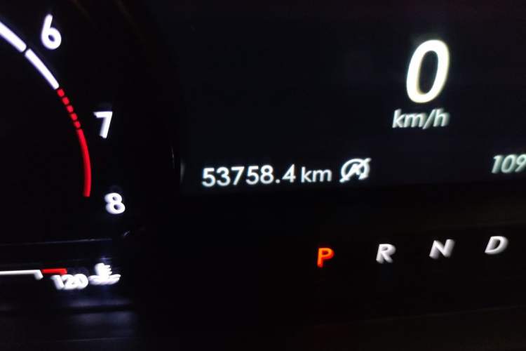 Used Lincoln Corsair 2020 2.0T Two-Wheel Drive Luxury Edition Odometer Close Up