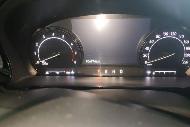 Used Lincoln Corsair 2020 2.0T Two-Wheel Drive Luxury Edition Odometer Close Up