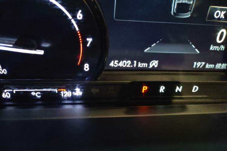 Used Lincoln Corsair 2020 2.0T Two-Wheel Drive Luxury Edition Odometer Close Up